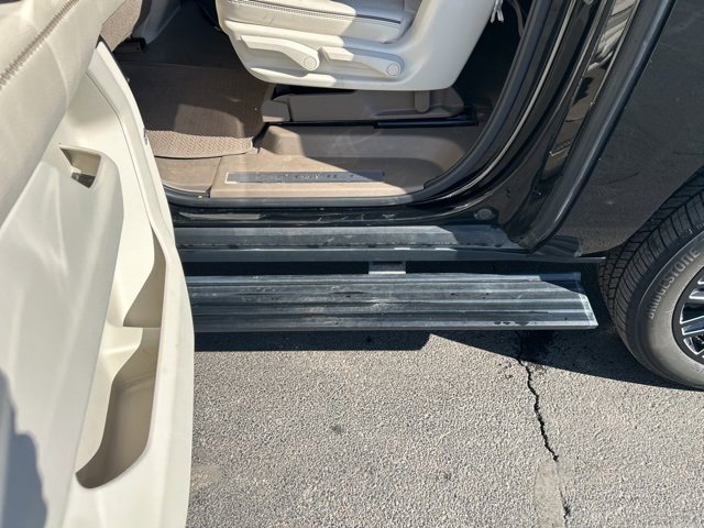 Used 2021 GMC Yukon XL Denali w/ Denali Ultimate Package image 16