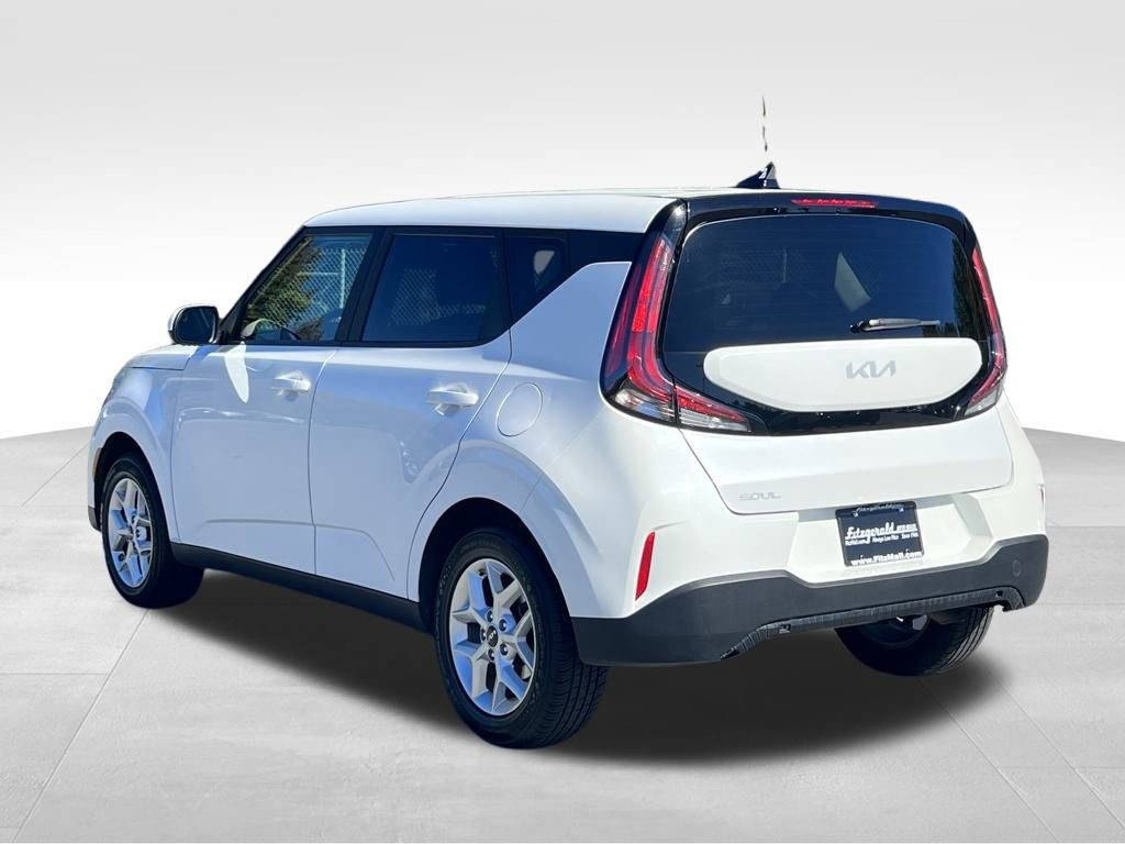 Used 2024 Kia Soul LX w/ Option Group 015 image 8