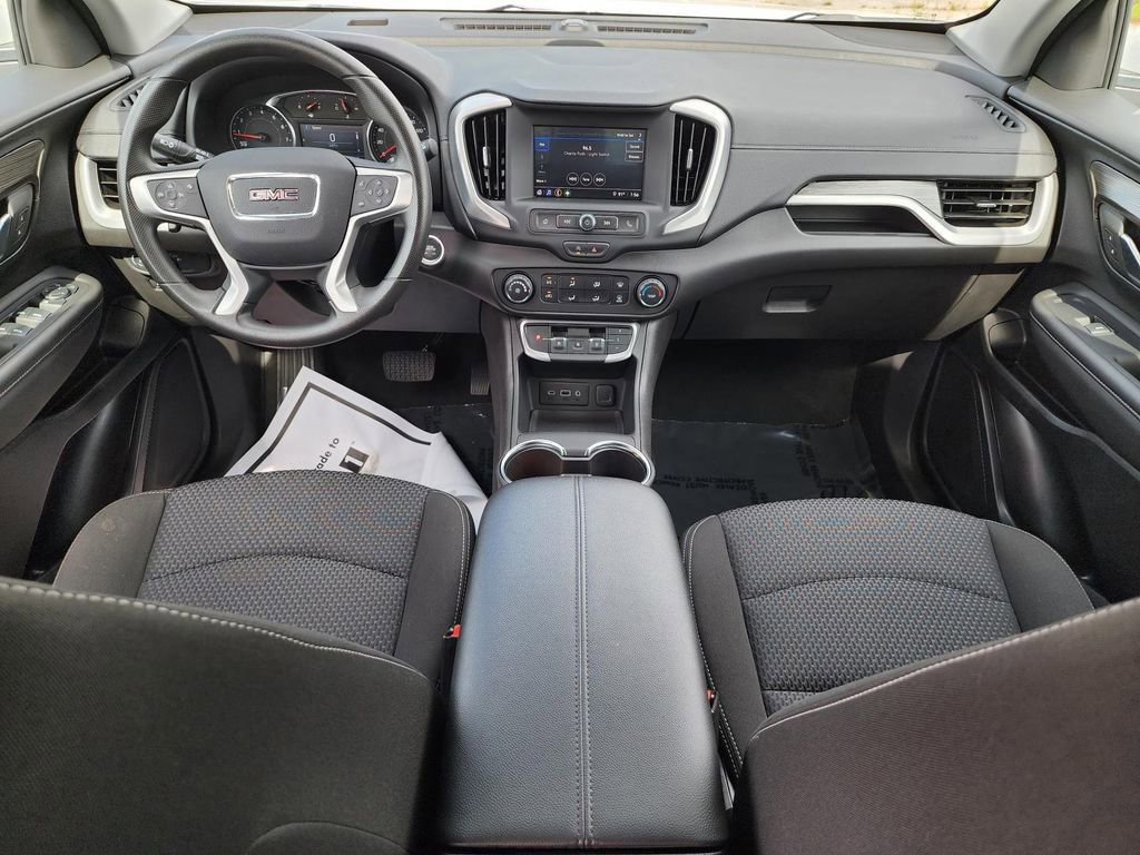 Used 2024 GMC Terrain SLE image 12