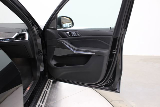 Used 2025 BMW X5 xDrive40i w/ Climate Comfort Package image 56