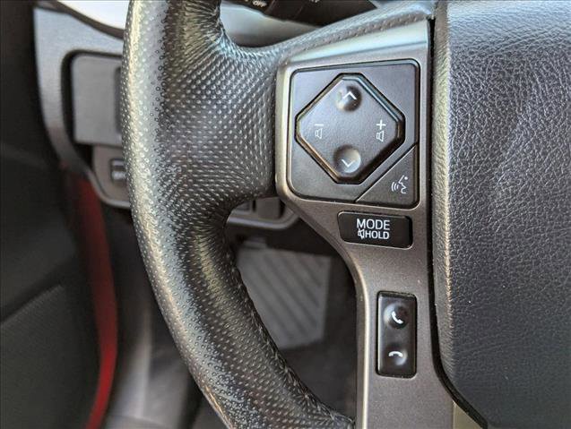 Used 2018 Toyota Tacoma TRD Off-Road w/ Technology Package AWD/4WD image 11