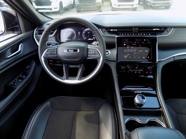 New 2024 Jeep Grand Cherokee L Altitude AWD/4WD image 10