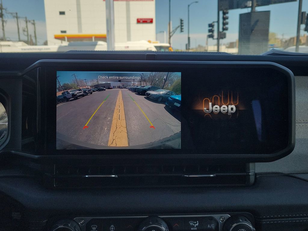 Certified 2025 Jeep Wrangler Unlimited Sahara AWD/4WD image 31