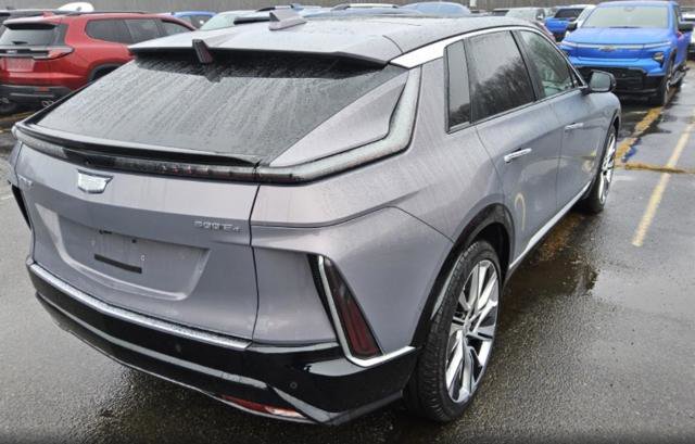 Certified 2025 Cadillac Lyriq Luxury w/ LPO, Floor Liner Package image 4