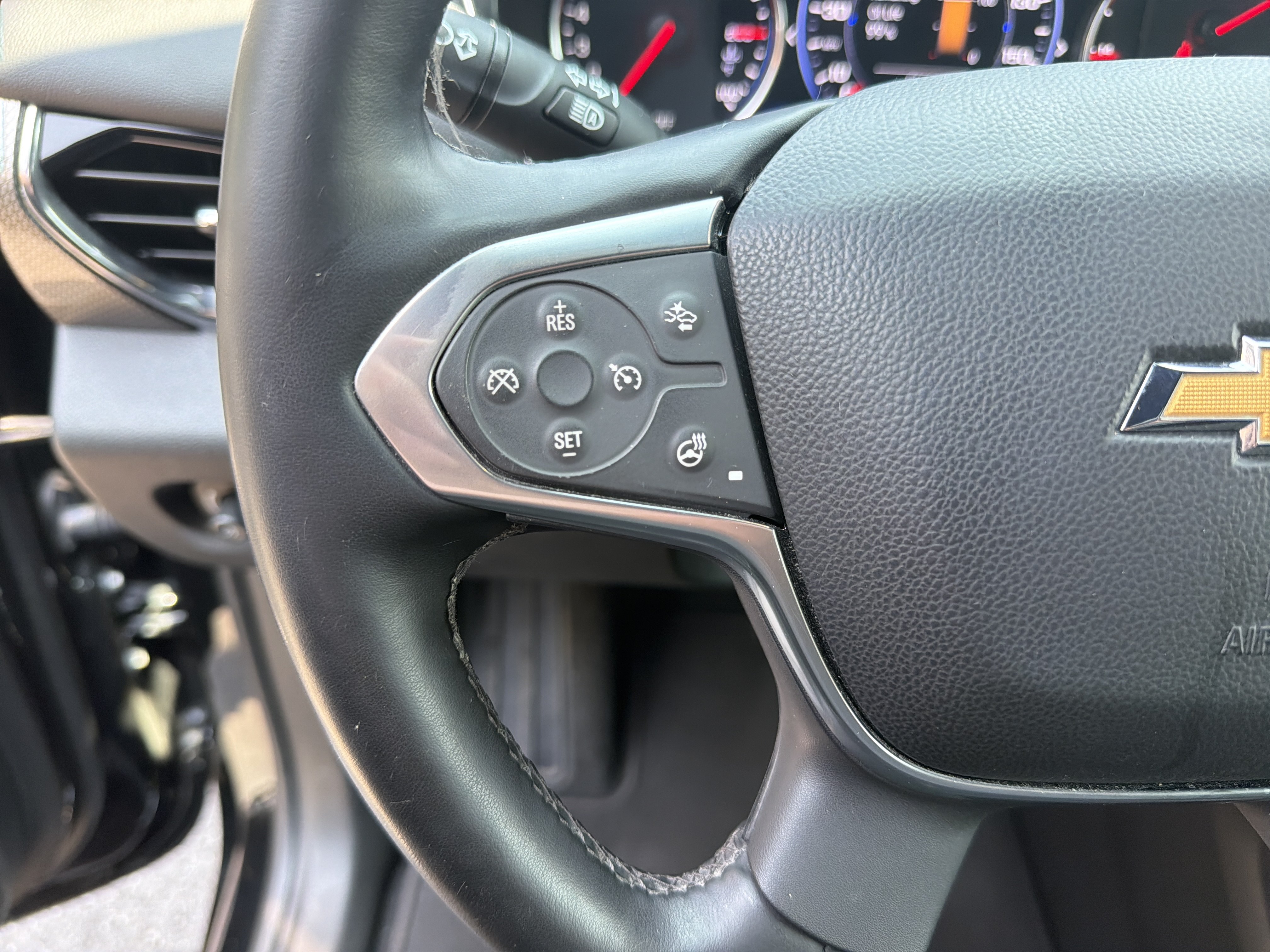 Used 2023 Chevrolet Traverse Premier AWD/4WD image 19