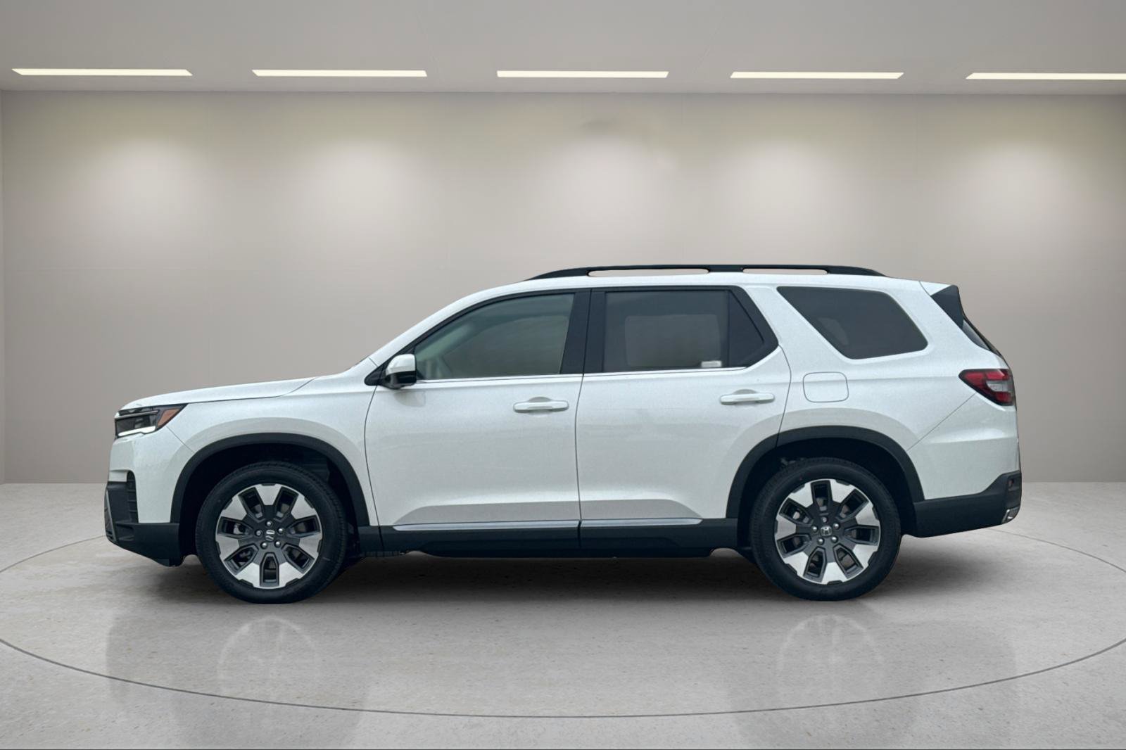New 2026 Honda Pilot Touring image 6