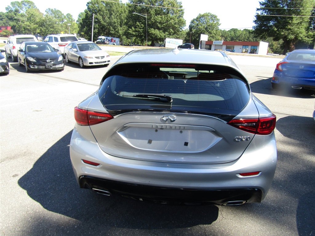 Used 2018 INFINITI QX30 image 6