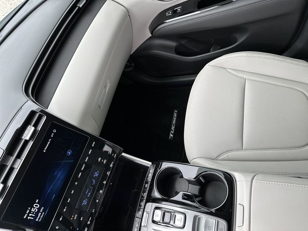 Used 2024 Hyundai Tucson Limited image 25