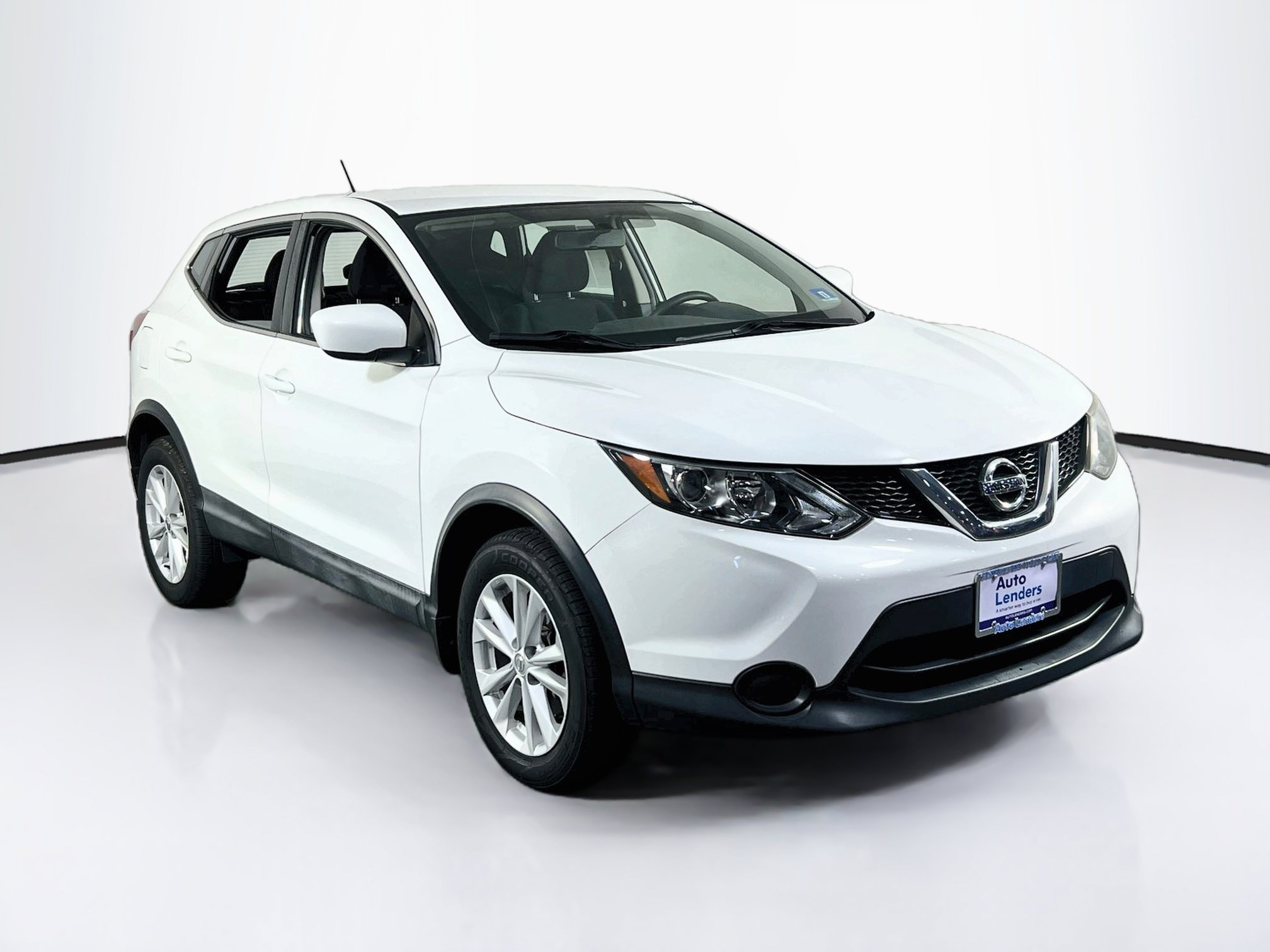 Used 2018 Nissan Rogue Sport S w/ S Appearance Package AWD/4WD image 3