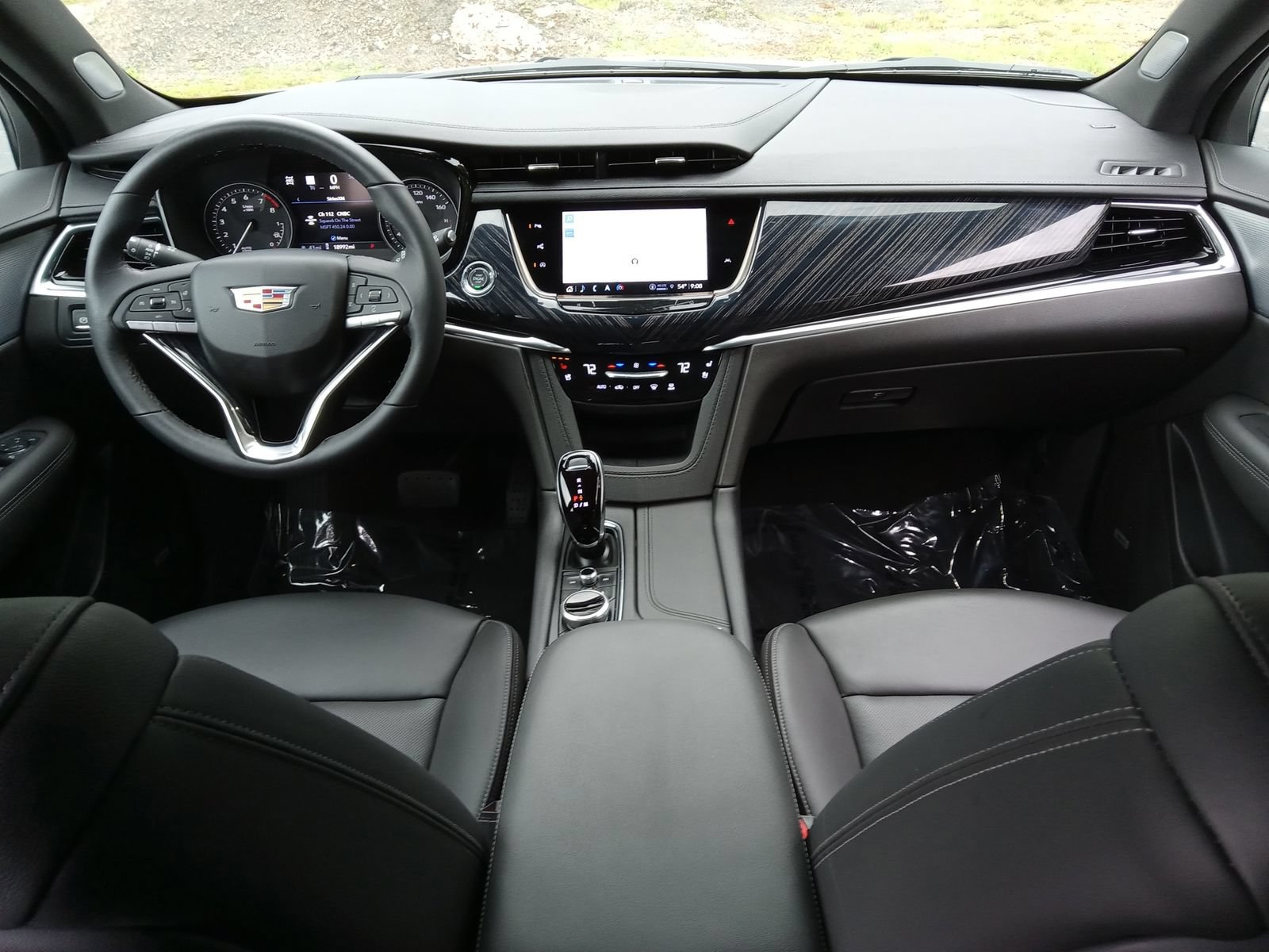 Used 2024 Cadillac XT6 Premium Luxury w/ Technology Package AWD/4WD image 15