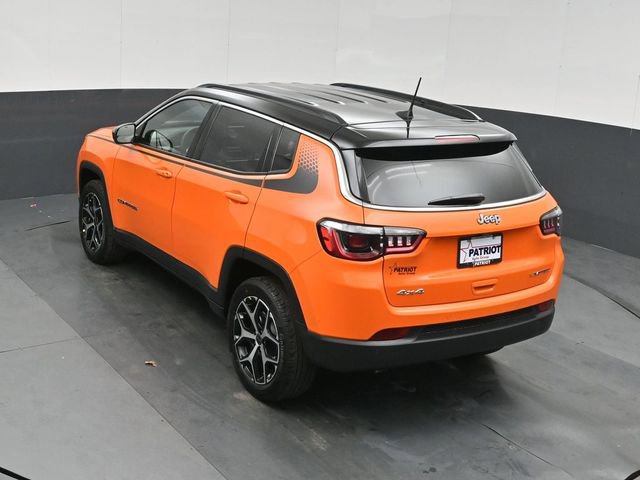 New 2026 Jeep Compass Limited w/ Mopar Graphics Package AWD/4WD image 33