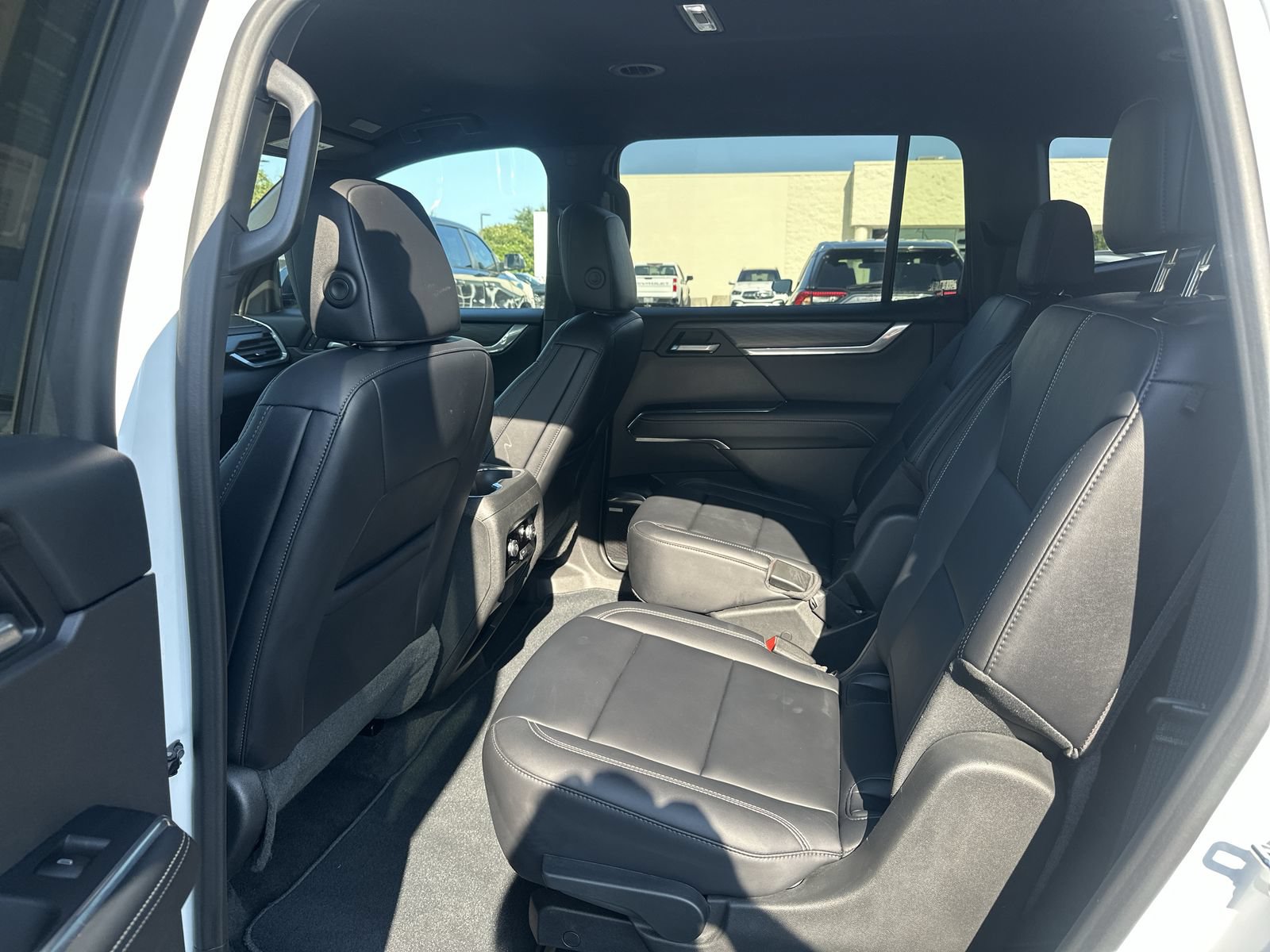Used 2026 GMC Acadia Elevation w/ Elevation Premium Package FWD image 31