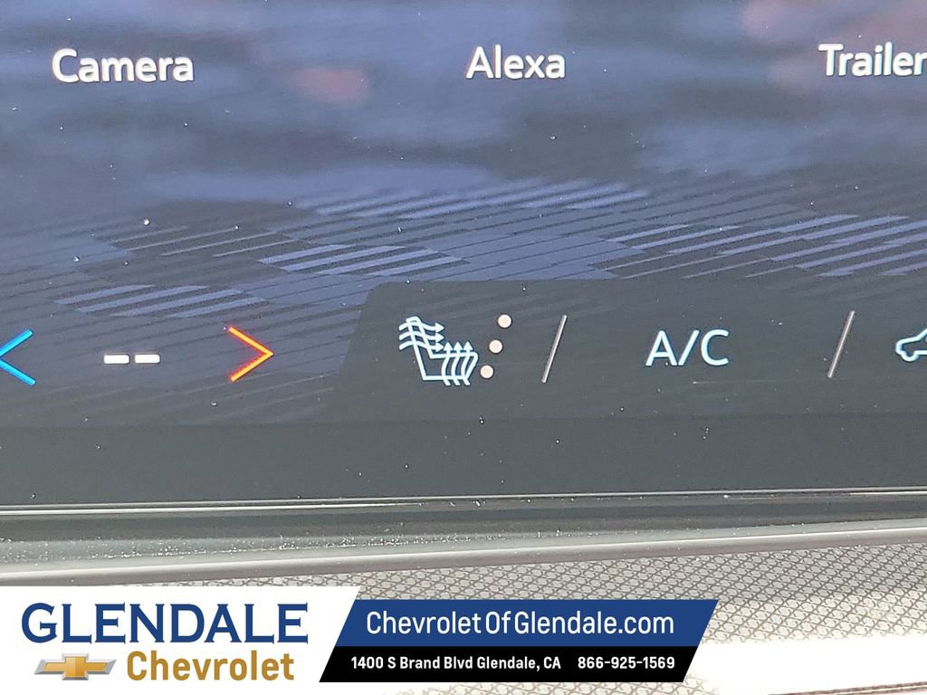 Certified 2025 Chevrolet Suburban RST image 31