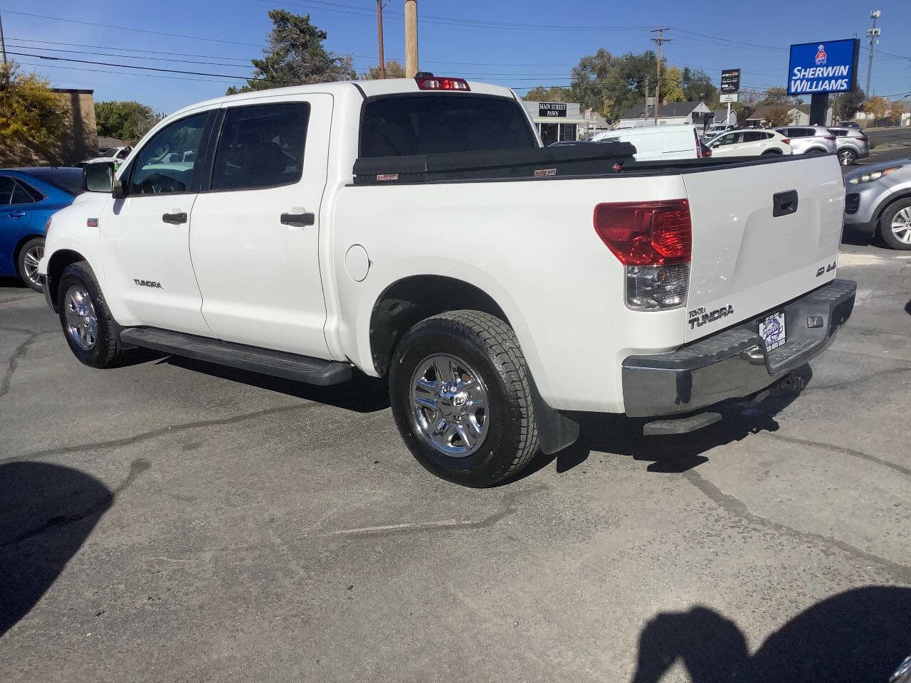 Used 2013 Toyota Tundra Grade 4x4 4dr CrewMax Cab Pick image 13