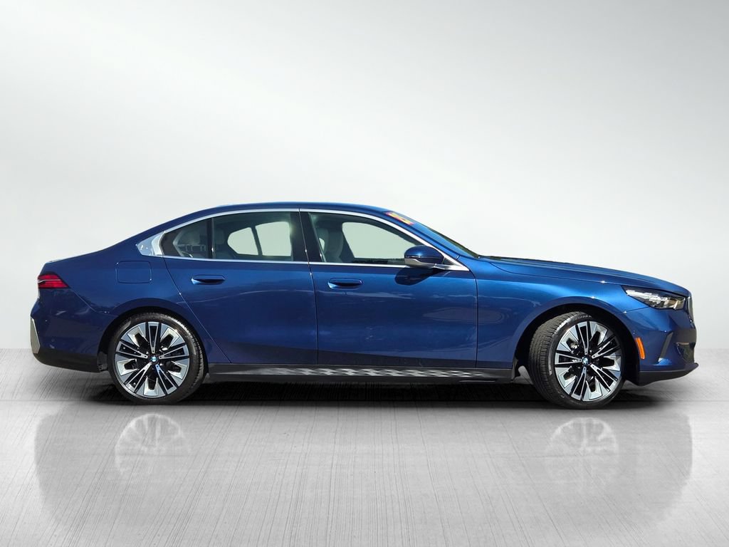 Used 2025 BMW 530i RWD image 3