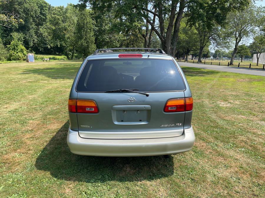 Used 1999 Toyota Sienna LE FWD image 33