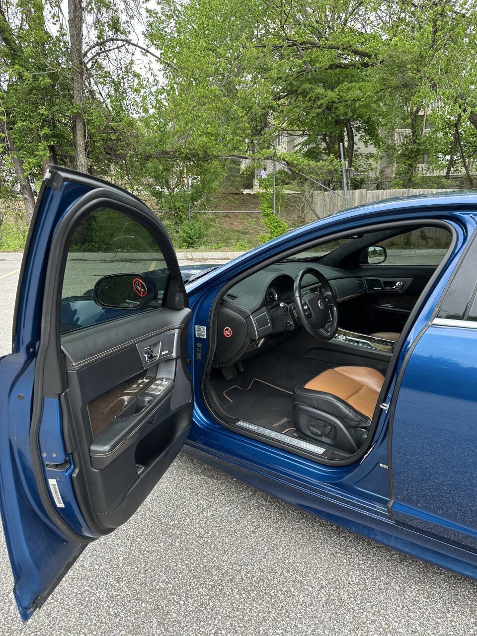 Used 2011 Jaguar XF R RWD image 6