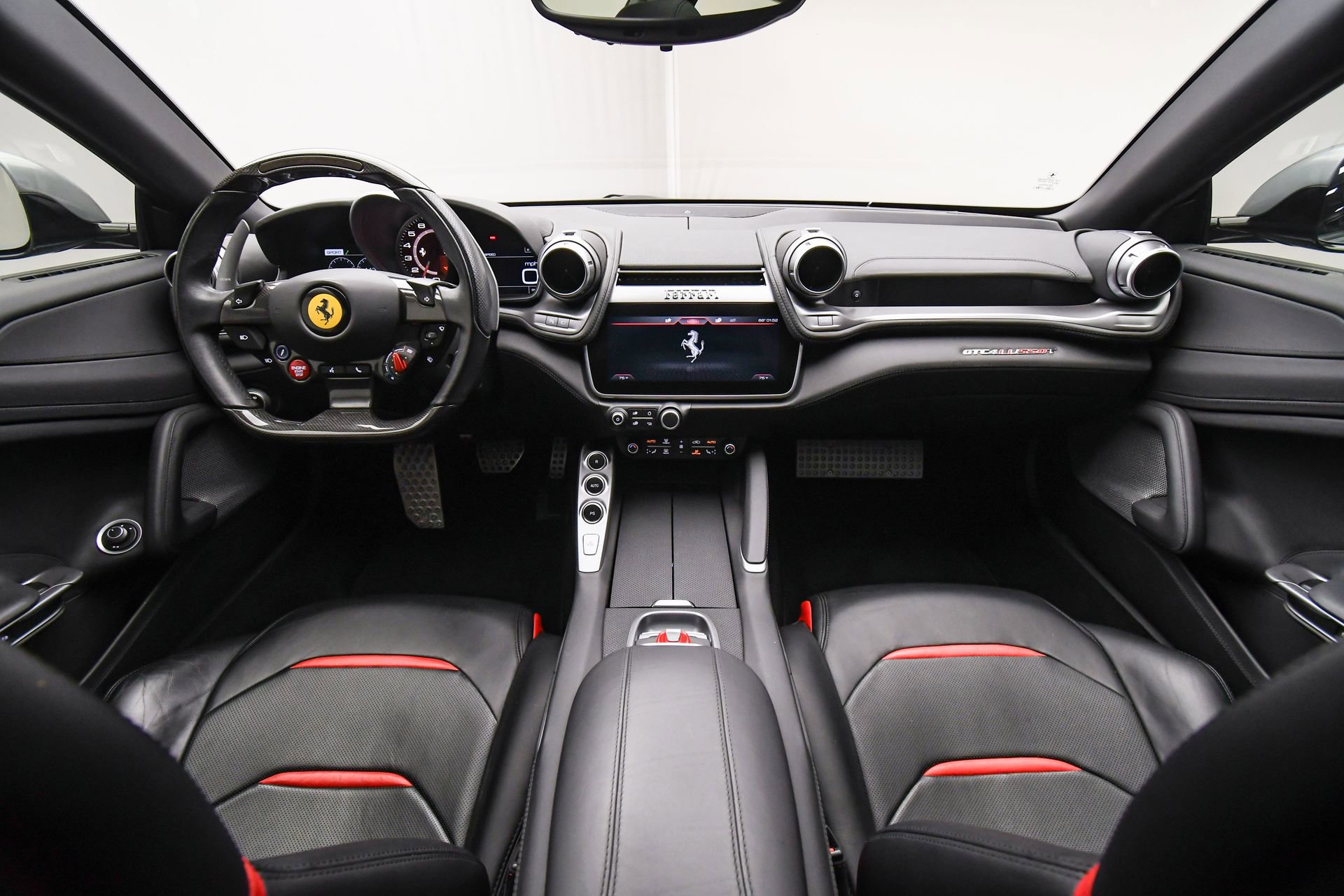 Used 2018 Ferrari GTC4Lusso T image 14