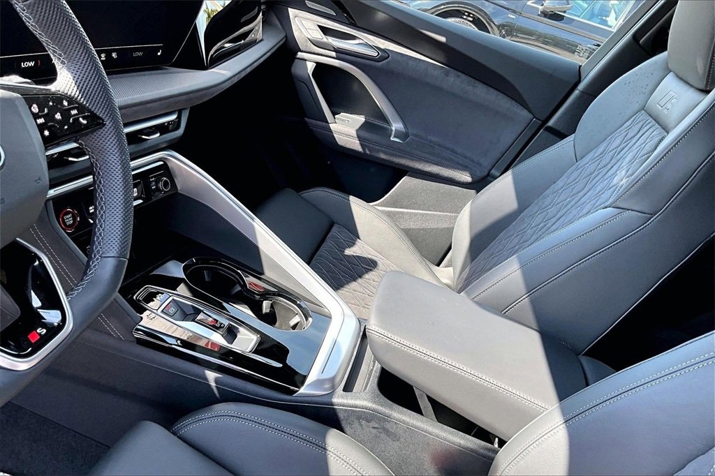 Used 2025 Audi SQ5 Premium Plus image 23