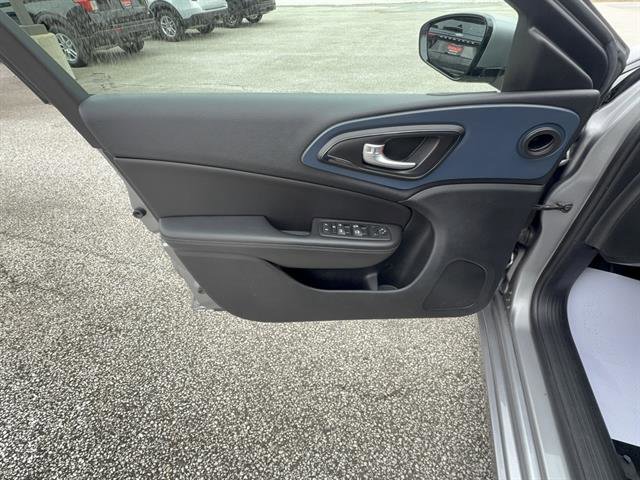 Used 2015 Chrysler 200 S image 11