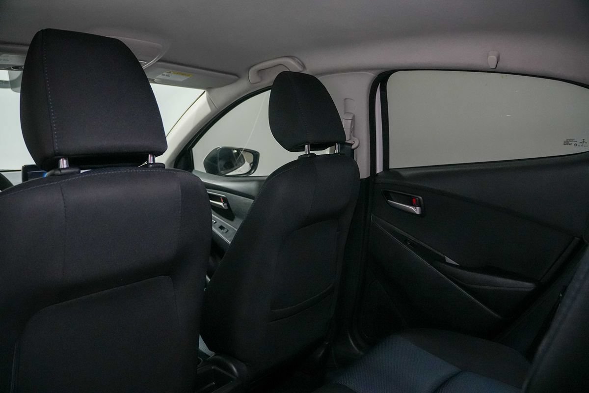 Used 2019 Toyota Yaris L FWD image 18