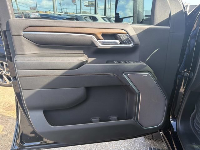 Used 2024 Chevrolet Silverado 2500 High Country w/ High Country Premium Package AWD/4WD image 25