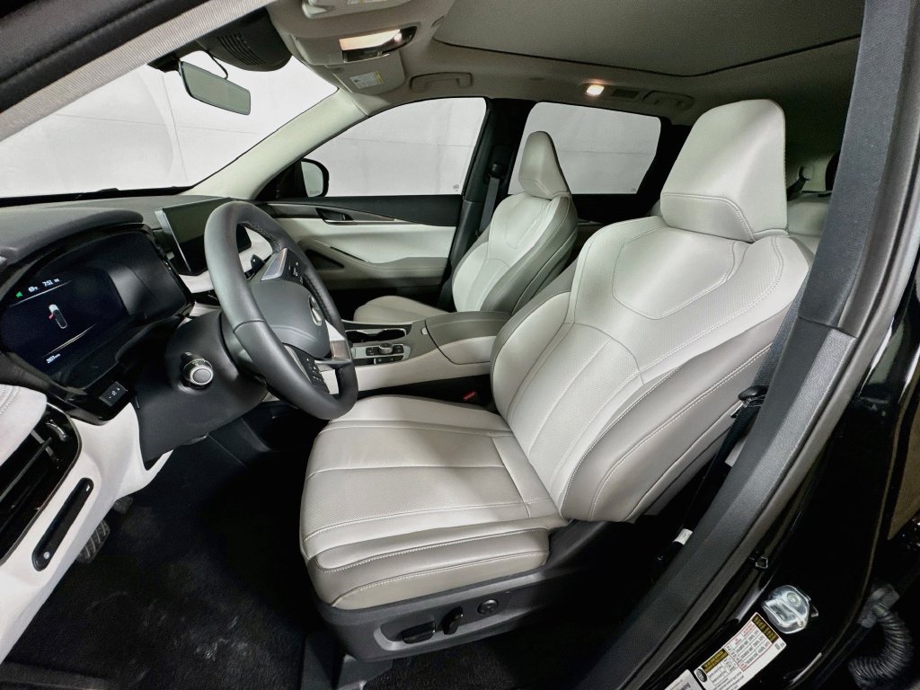 Certified 2026 INFINITI QX60 Pure w/ Cargo Package AWD/4WD image 28
