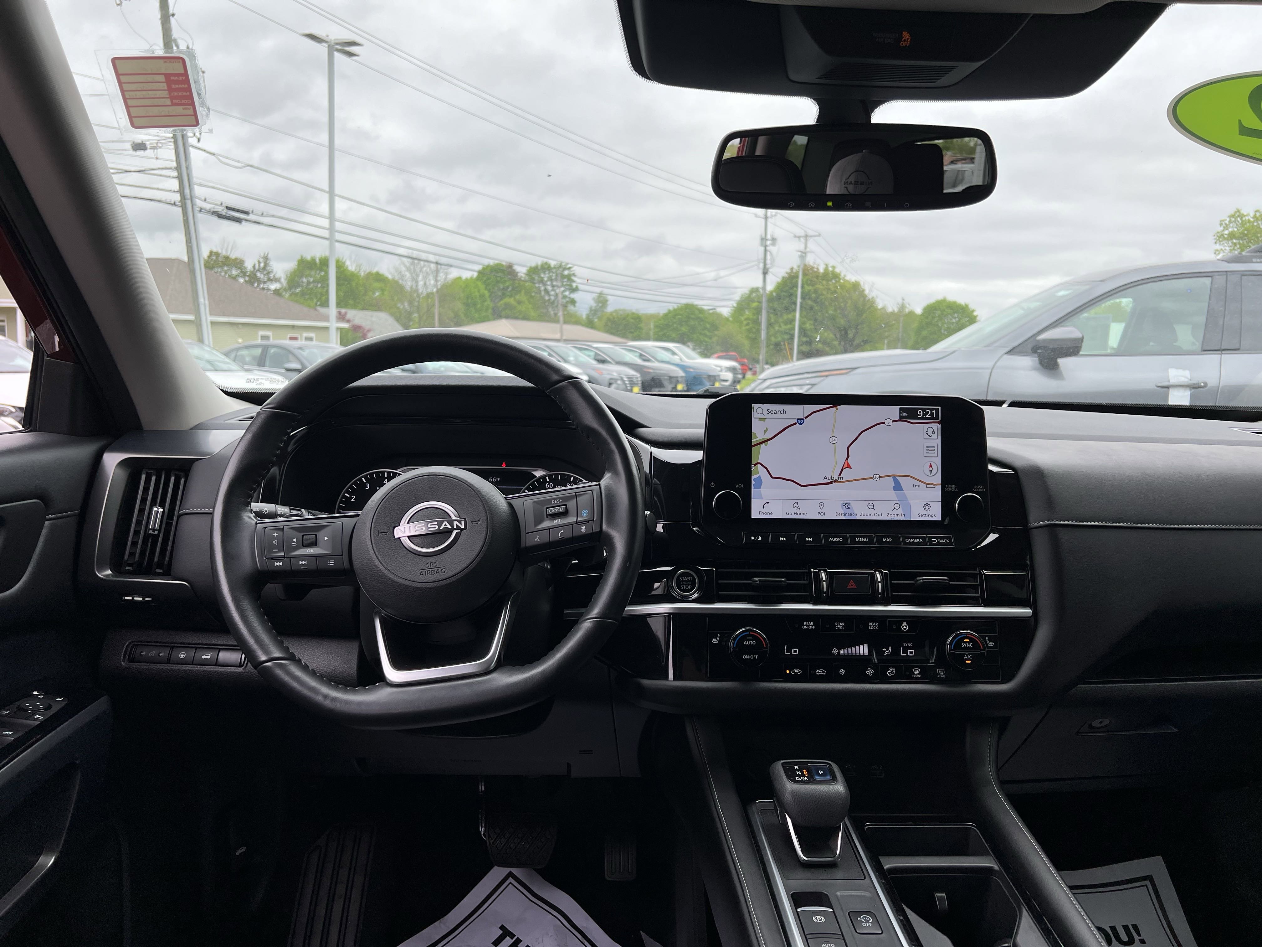 Used 2022 Nissan Pathfinder SL image 5