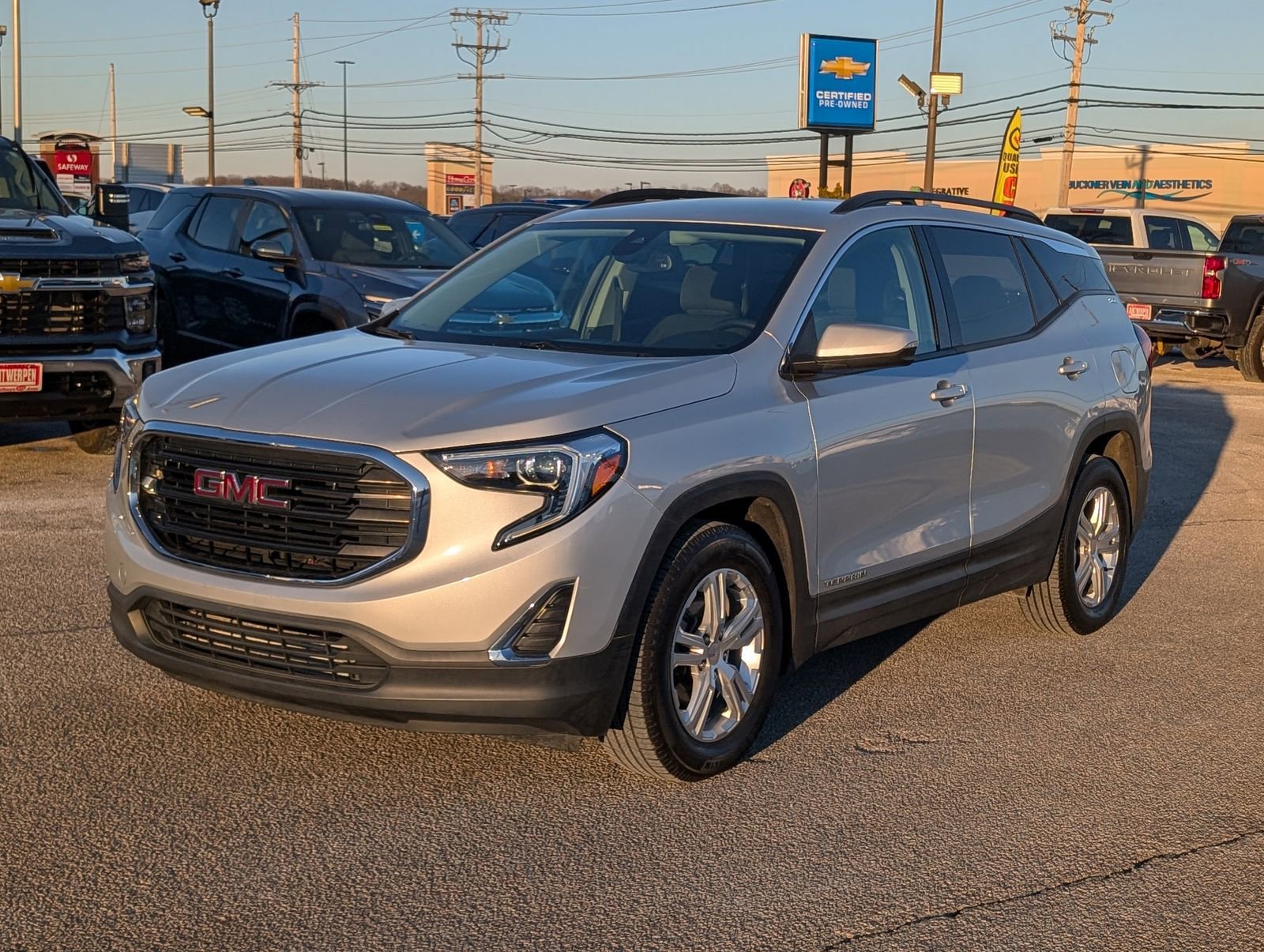Used 2020 GMC Terrain SLE w/ Driver Convenience Package image 7