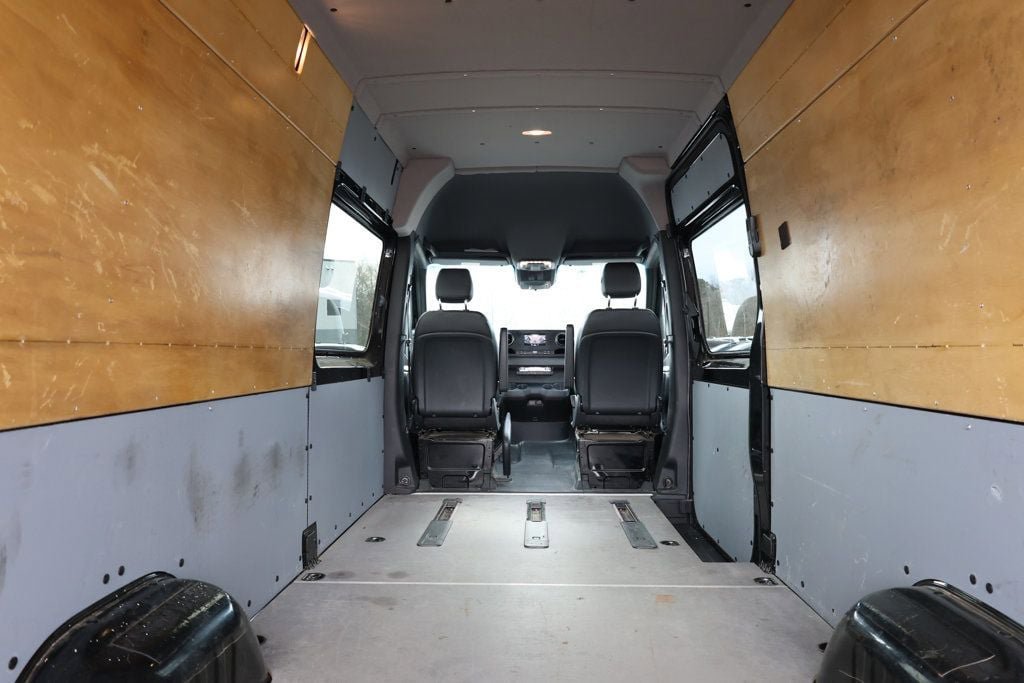 Used 2023 Mercedes-Benz Sprinter 2500 w/ Acoustic Package image 24