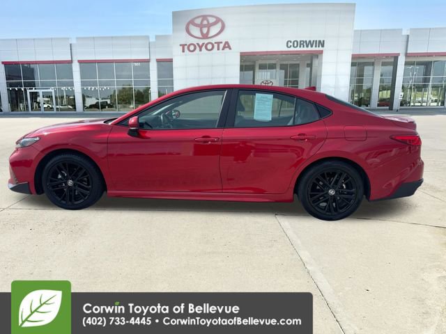 Used 2025 Toyota Camry SE FWD image 2