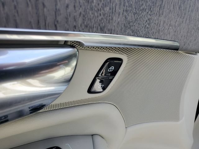 Certified 2025 Volvo XC90 T8 Plus w/ Protection Package Premier AWD/4WD image 12