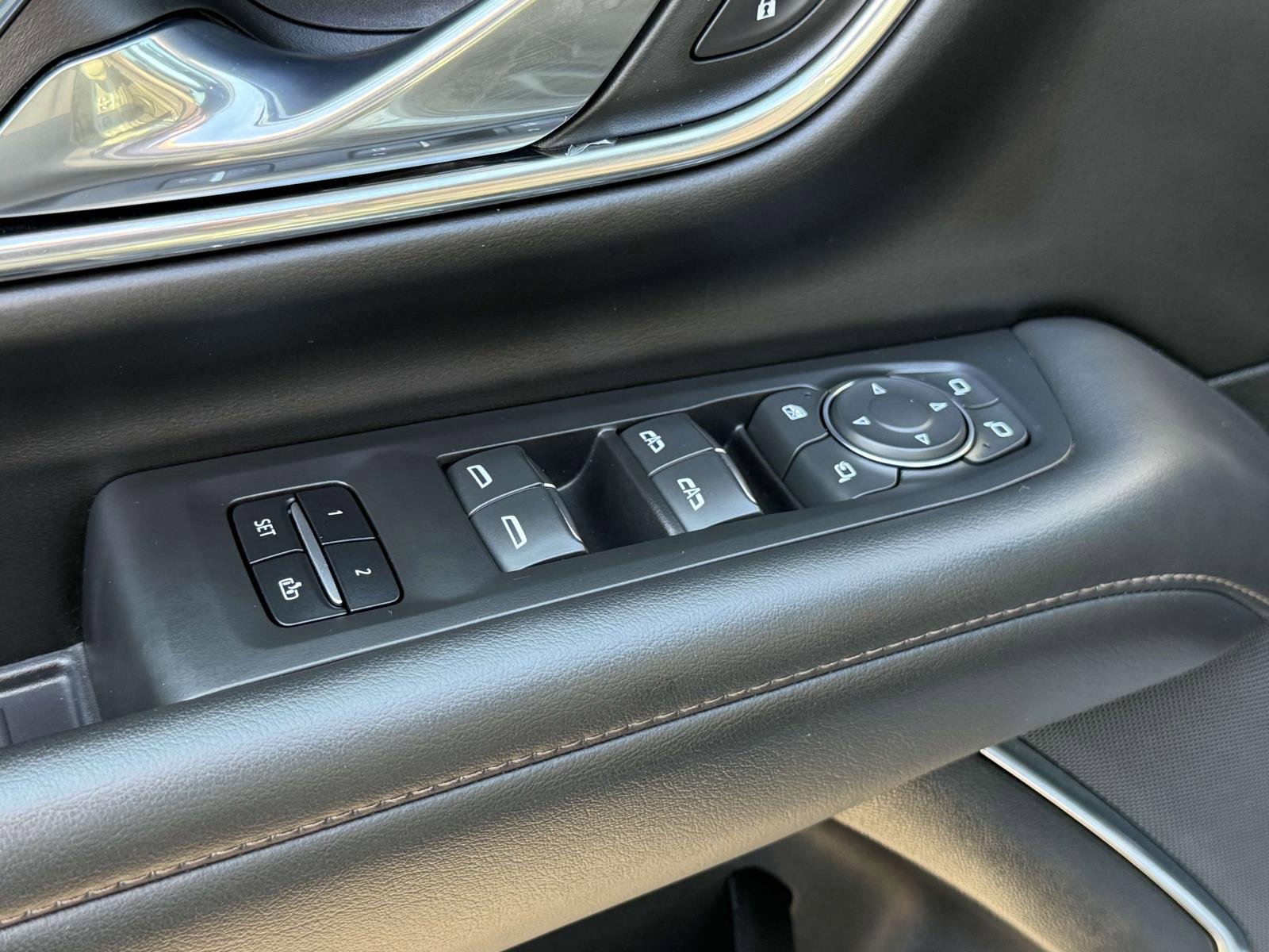 Used 2023 Chevrolet Suburban High Country image 23