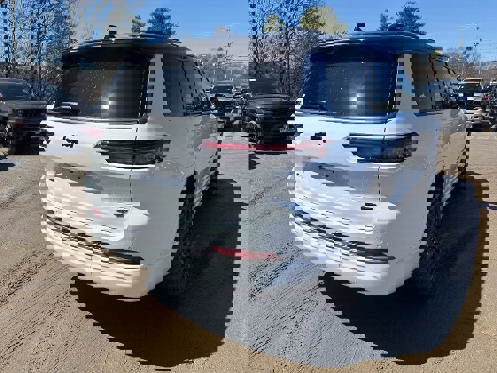 New 2026 Jeep Grand Cherokee L Summit image 5