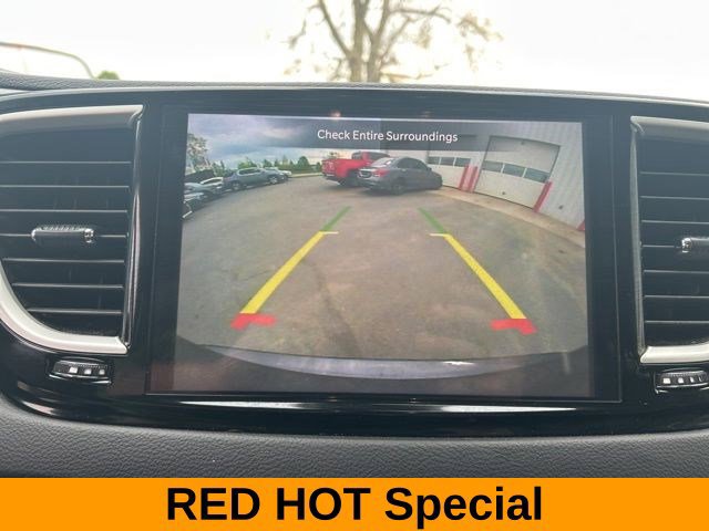 Used 2023 Chrysler Pacifica Touring-L FWD image 25