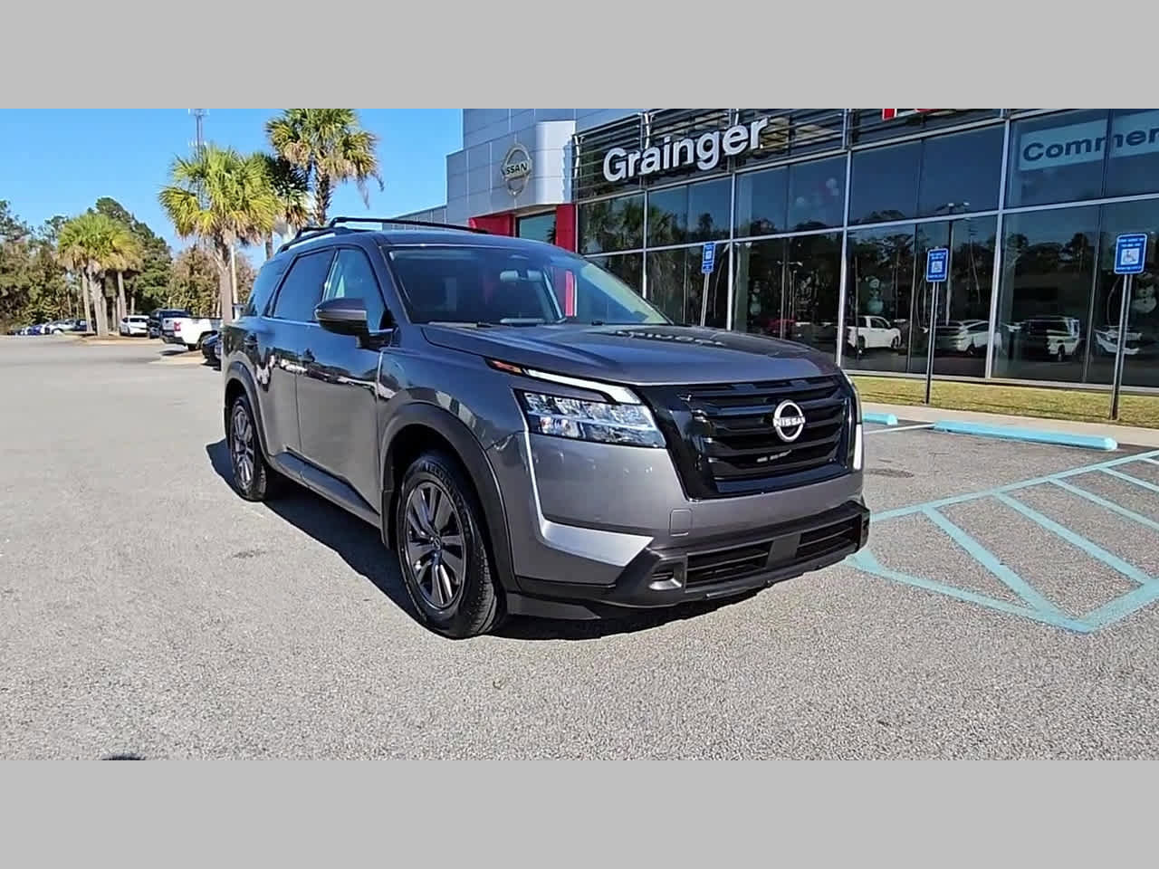 Used 2022 Nissan Pathfinder SV w/ SV Black Package image 18