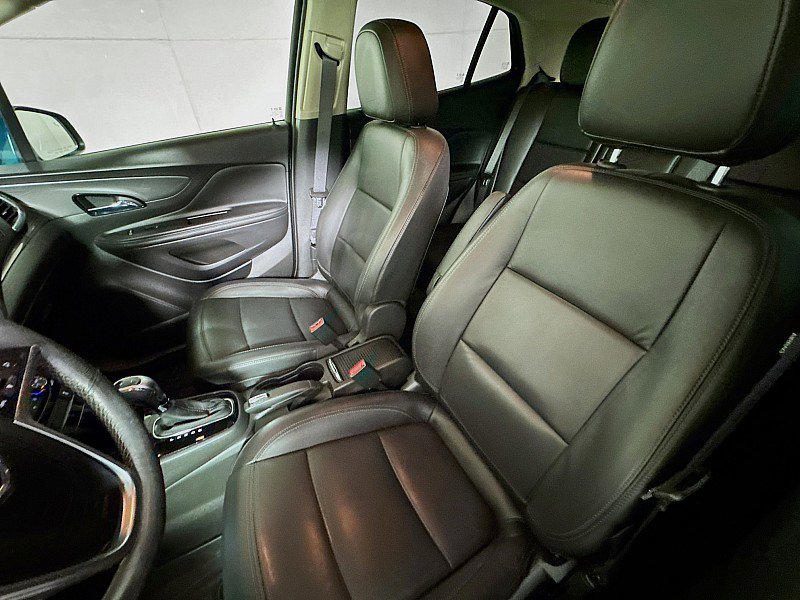 Used 2020 Buick Encore Essence w/ Experience Buick Package AWD/4WD image 11