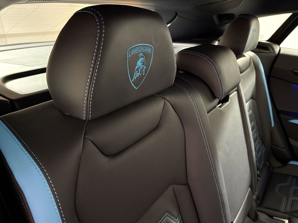 Used 2025 Lamborghini Urus SE image 71