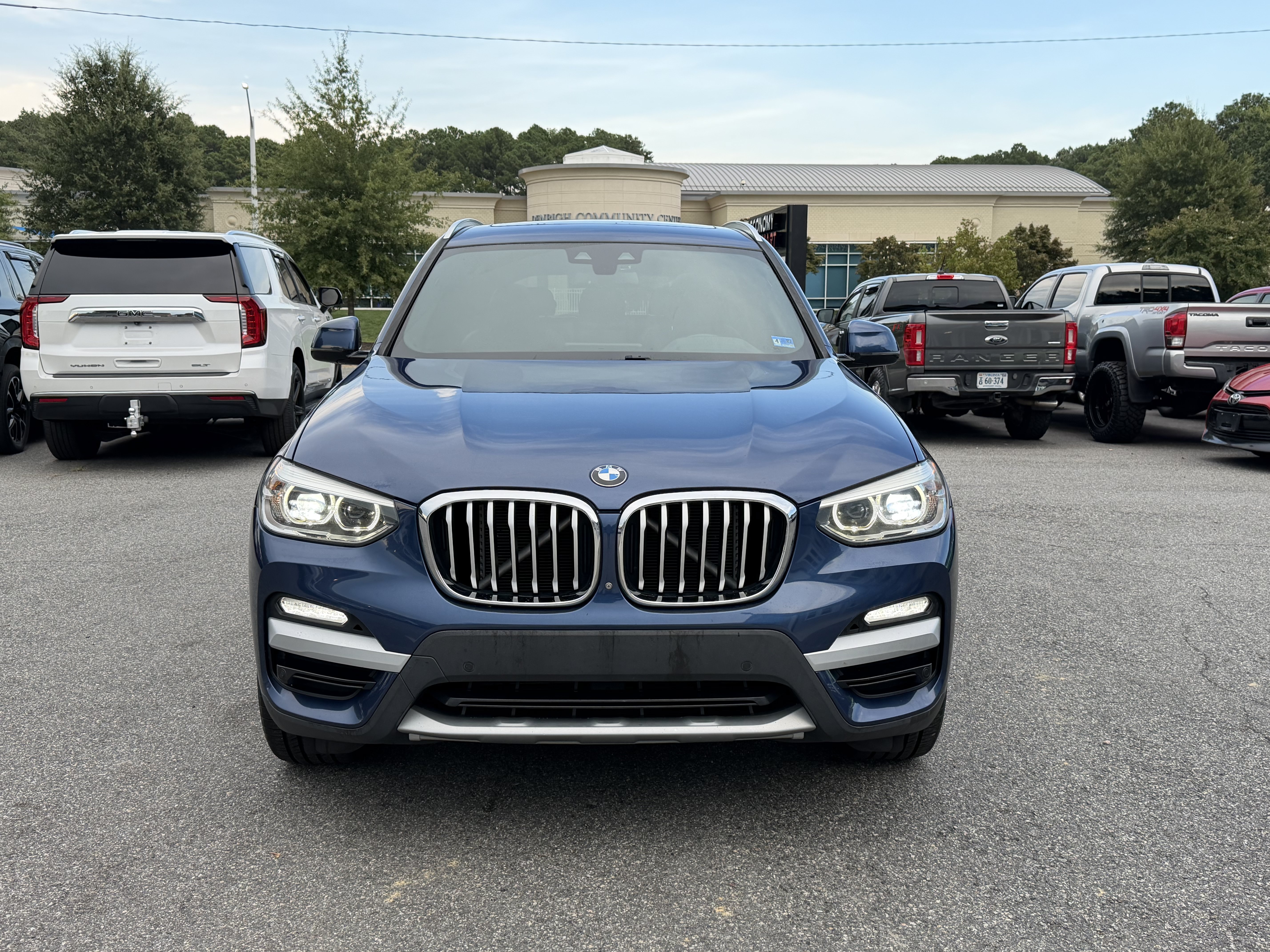 Used 2018 BMW X3 xDrive30i AWD/4WD image 2