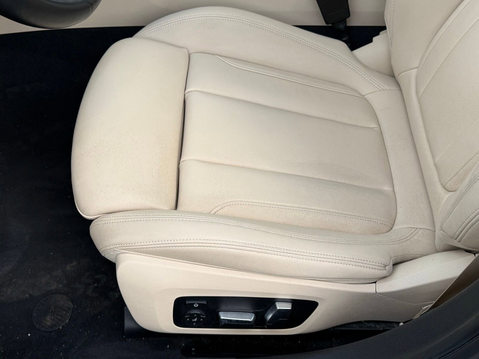 Used 2020 BMW 330i xDrive Sedan w/ Premium Package image 2