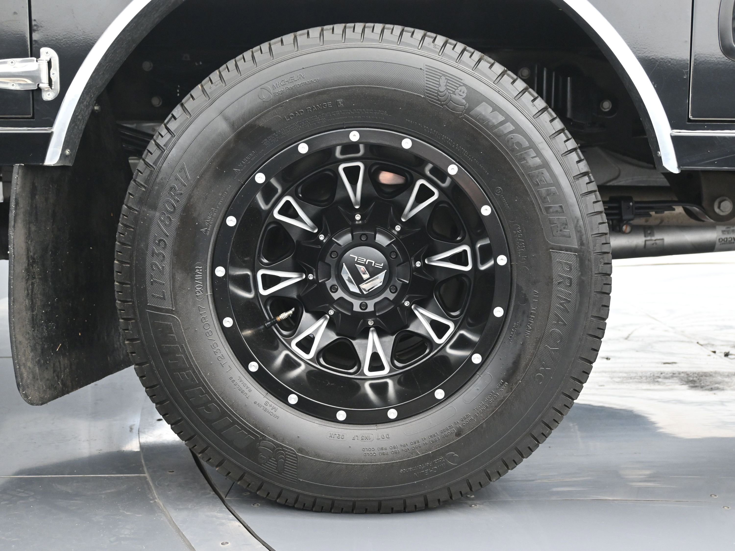 Used 2024 GMC Sierra 3500 SLT w/ SLT Convenience Package image 18