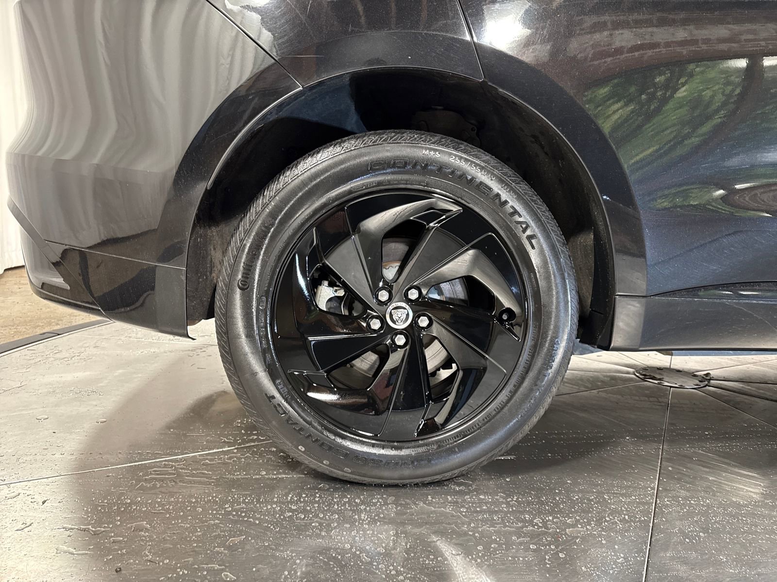 Used 2025 Jaguar F-PACE R-Dynamic S image 9