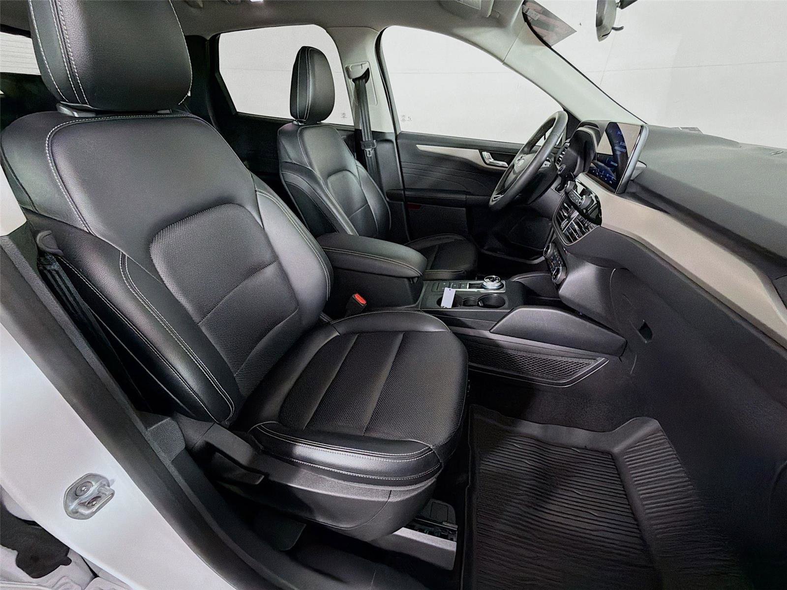 Used 2022 Ford Escape SEL w/ Technology Package AWD/4WD image 28