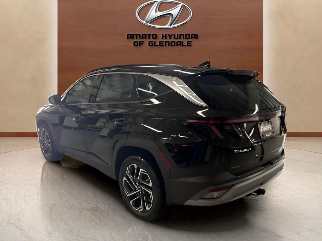 Certified 2025 Hyundai Tucson Limited AWD/4WD image 4