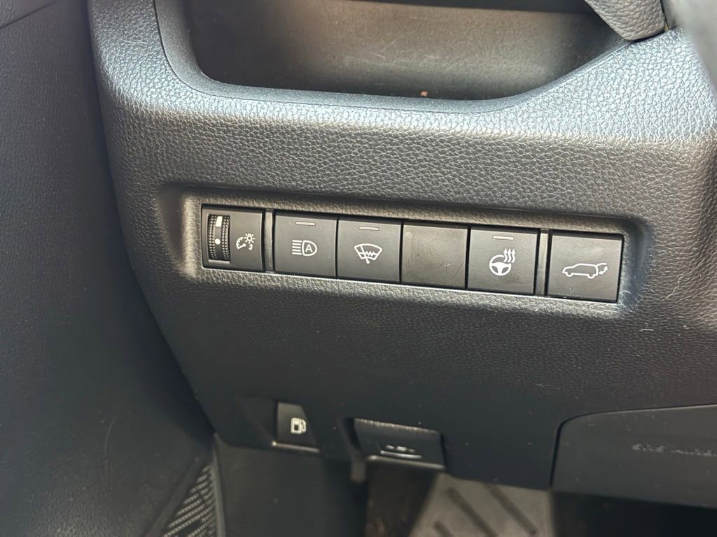 Certified 2022 Toyota RAV4 XLE w/ Convenience Package image 28