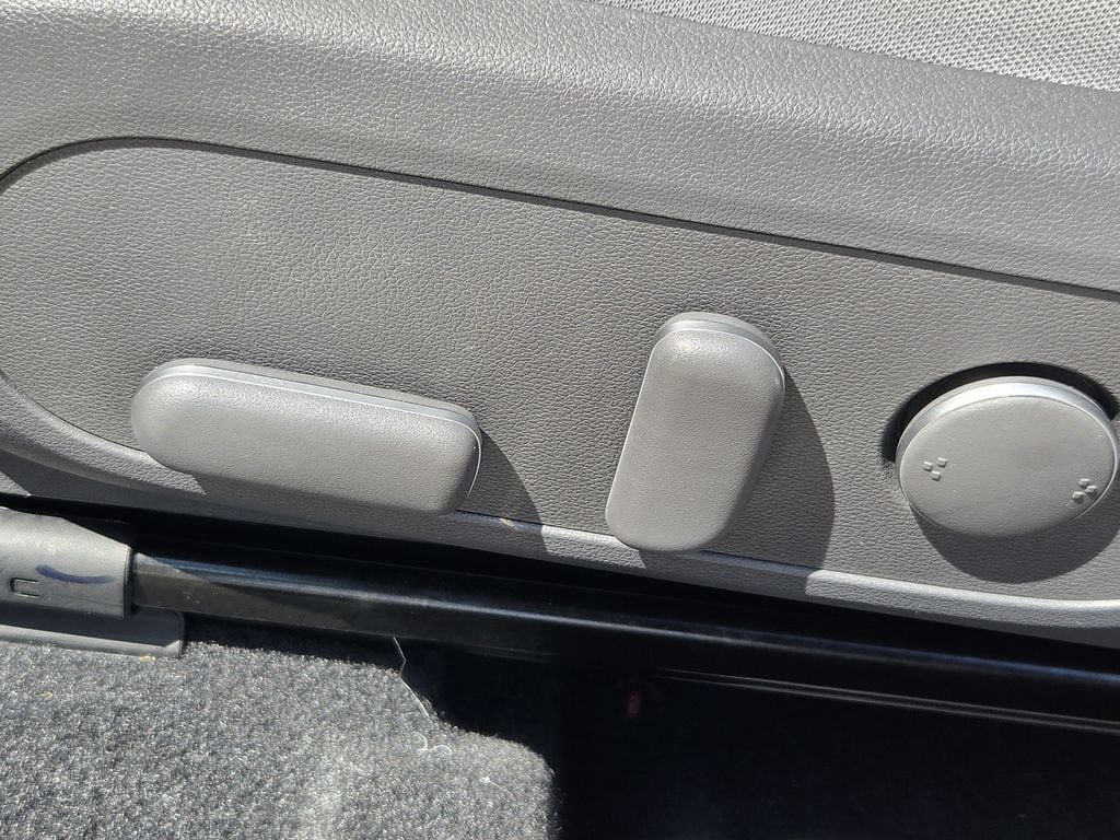 Used 2025 Hyundai Kona SEL FWD image 27