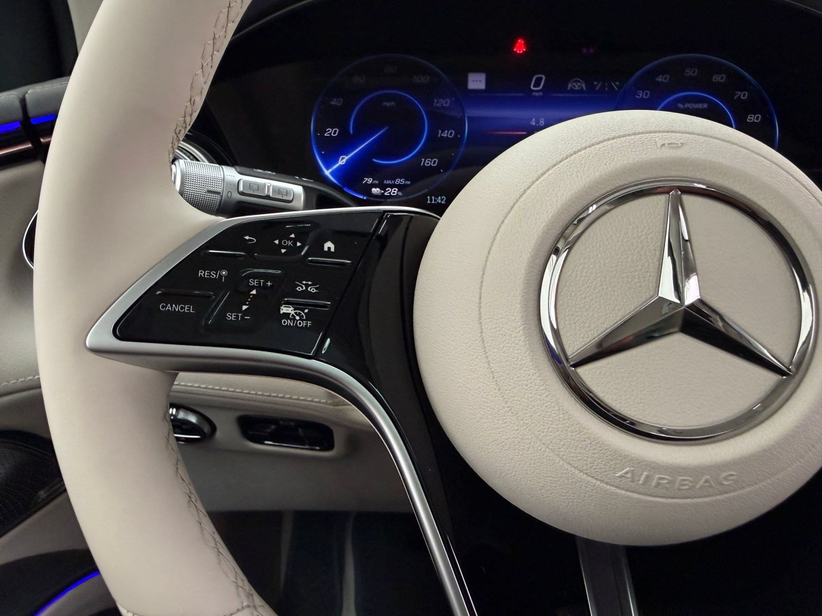 New 2027 Mercedes-Benz EQS 550 4MATIC SUV image 13