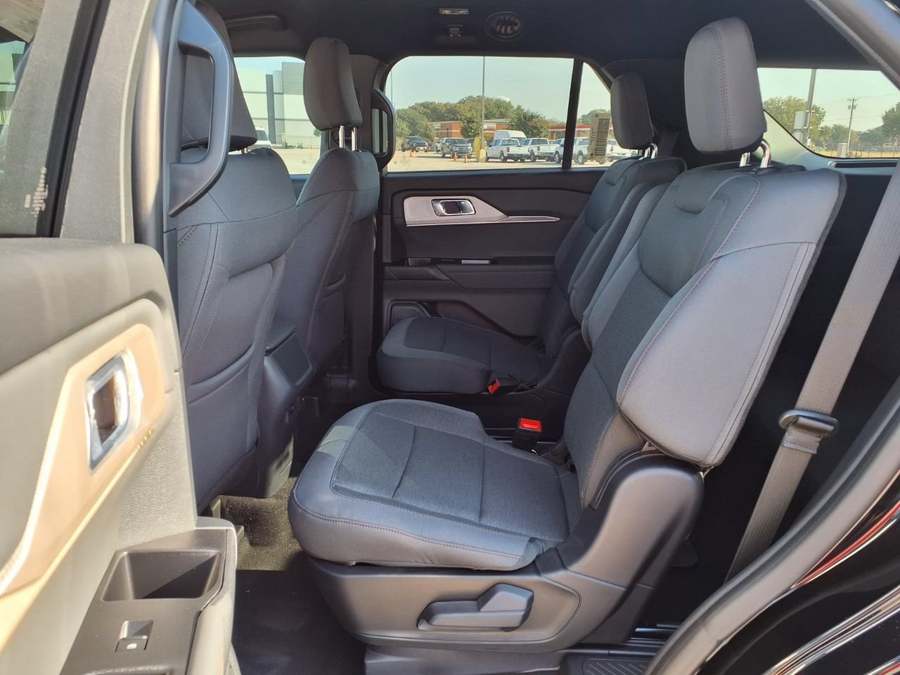 New 2027 Ford Explorer Active RWD image 19