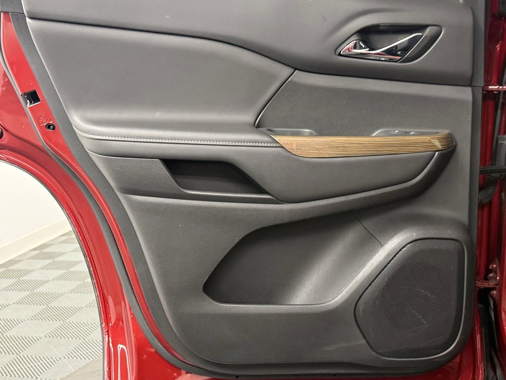 Used 2023 GMC Acadia SLE w/ Elevation Edition image 33