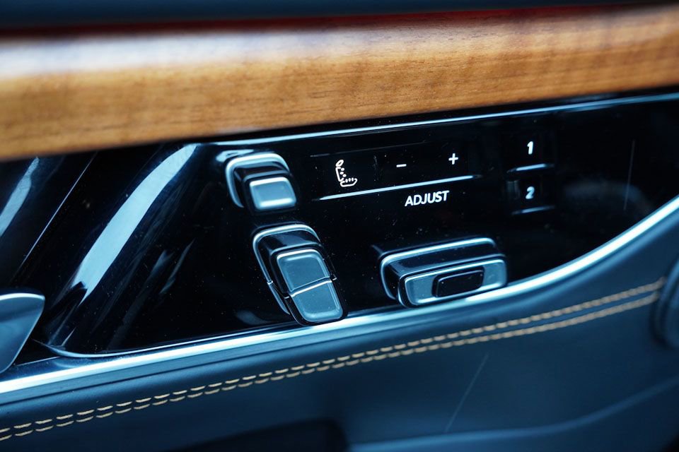 Used 2024 Jeep Grand Wagoneer Series III AWD/4WD image 26